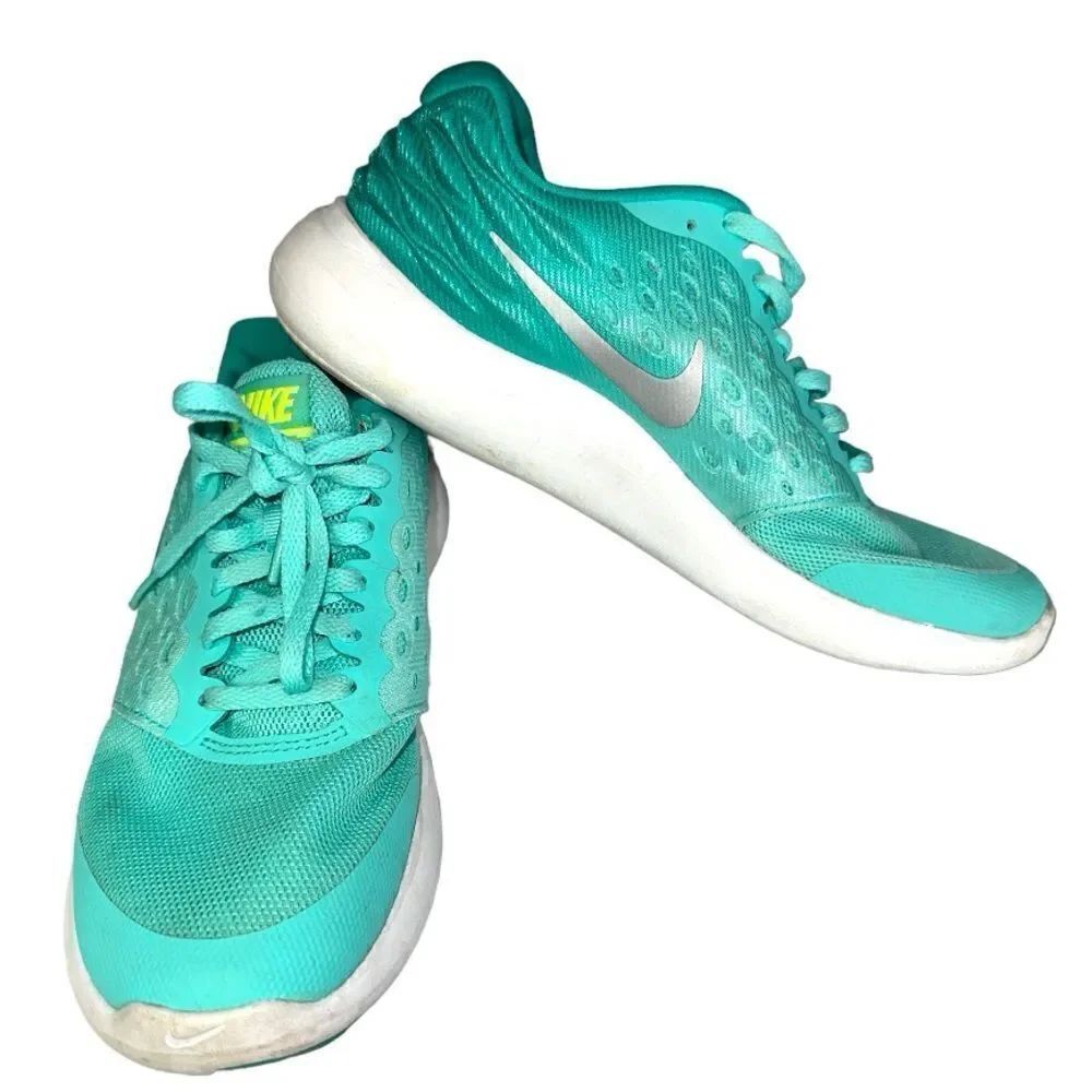 Nike shoes 
